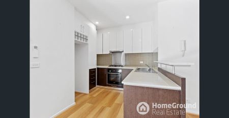 LARGE TWO BEDROOM IN THE HEART OF NORTHCOTE WITH LOADS OF NATURAL LIGHT - Photo 2