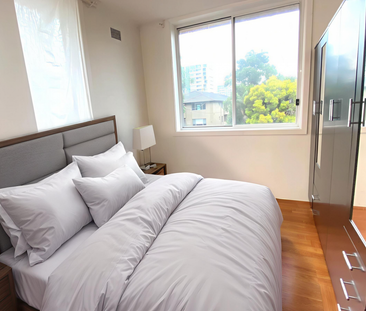 FANTASTIC TOP FLOOR UNIT 500M TO AUBURN STATION - Photo 6