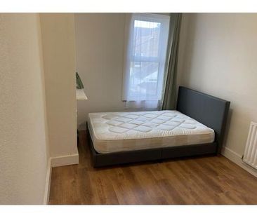 4 bedroom terraced house to rent - Photo 4