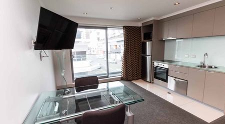 1 bed with city view in Wellington City - Photo 2