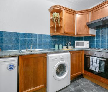 2 bedroom flat to rent - Photo 5