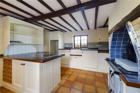 4 bedroom semi-detached house to rent - Photo 5