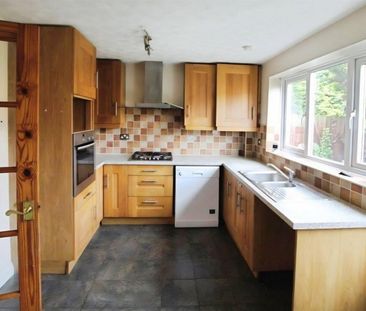 3 Bedroom House to Rent in Viking Close, Kettering, Northants, NN16 - Photo 1