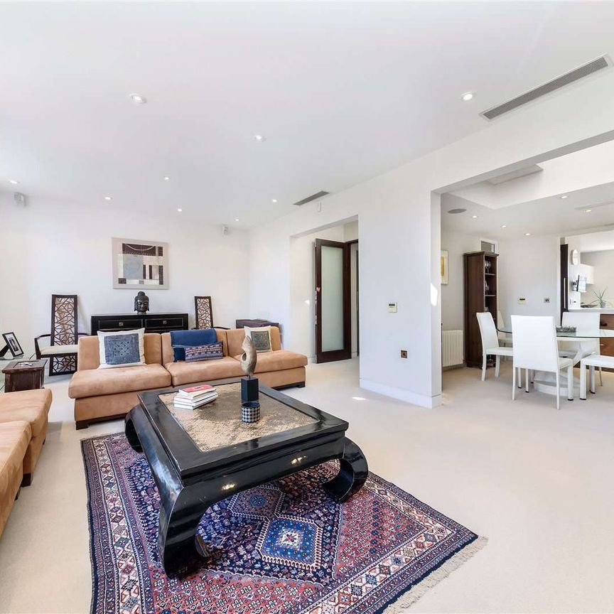 Cadogan Square, Knightsbridge, London, SW1X 0HT - Photo 1