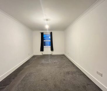 1 Bed Flat, Barking Road, E13 - Photo 1