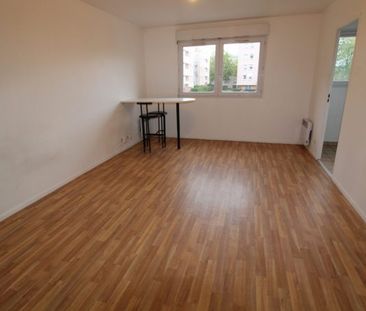 Studio Guyancourt 31 m² - Photo 1