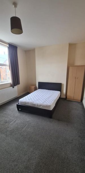 7 bedroom house share to rent - Photo 1