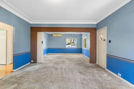 Character-Filled Home with Lush Green Surrounds - Photo 2