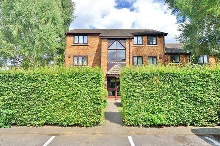 Beta Road, Woking, Surrey, GU22 - Photo 2