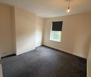 2 bedroom semi-detached house to rent - Photo 2