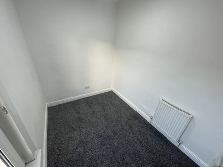 8, Shuttleworth Road, Preston - Photo 2