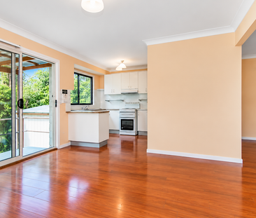 COMFORTABLE FAMILY LIVING WITH SPACIOUS INTERIORS & GENEROUS BACKYARD! - Photo 1