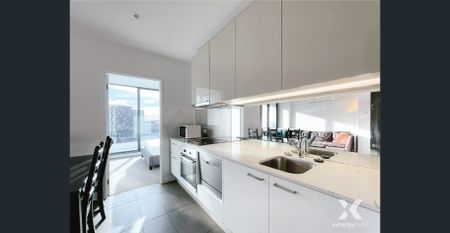 Effortless City Living with Stunning Views - Photo 5