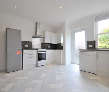 2 bedroom terraced house to rent - Photo 3