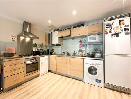 Victoria Mews, St. Judes Road, Englefield Green, Egham, TW20 0BF - Photo 5