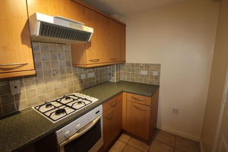 2 bedroom terraced house to rent - Photo 2