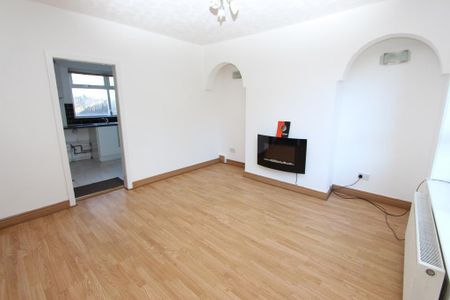2 bedroom semi-detached house to rent - Photo 3