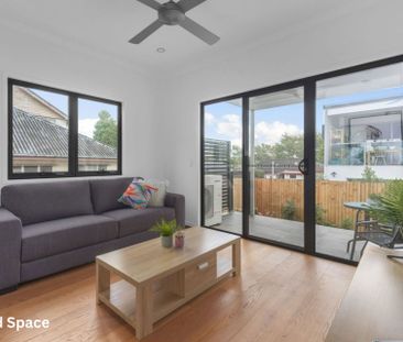 SHARE HOUSE - 1 Room Available - $320.00 per week - Bills Included! - Photo 4