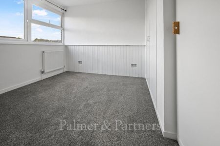 3 bedroom terraced house to rent - Photo 2