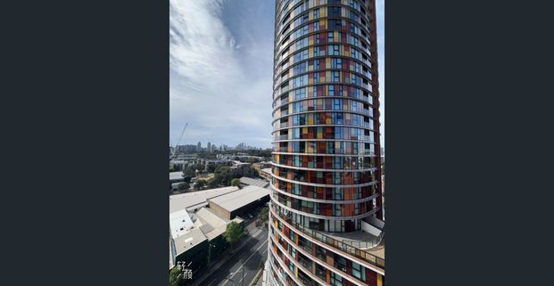 Sydney’s most sought-after and unique apt, perfectly blending convenience, lifestyle, and modern design. Available From 10/01/2026 To 15/02/2026. - Photo 1