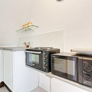 Studio to rent - Photo 2