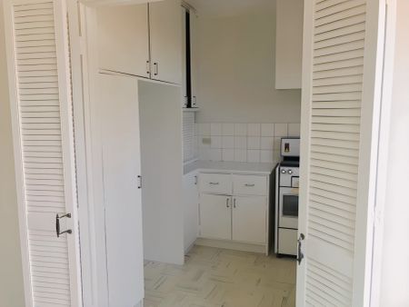 36 Burke Road, Melbourne - Photo 5