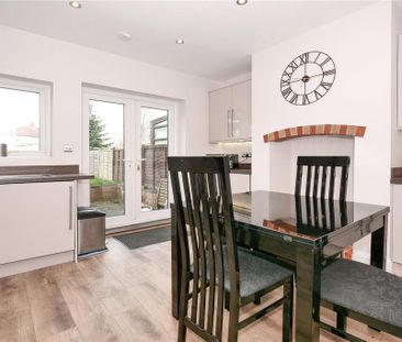 3 bedroom semi-detached house to rent - Photo 2