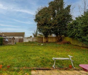 3 bedroom flat to rent - Photo 6