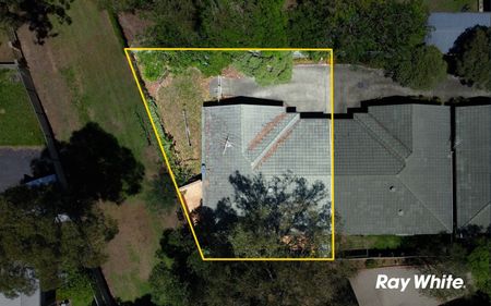 Private & Convenient Residence - Photo 3