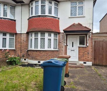 3 bedroom maisonette to rent - Photo 2