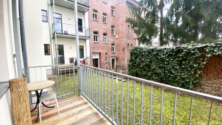 ***Schöne 2-Raum-Wohnung mit Balkon, Einbauküche und teilmöbliert*** - Photo 2