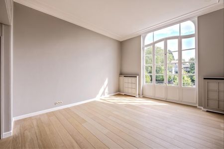 Quartier Montgomery : Somptueuse Maison rénovée de +/- 910 m² - 6 ch & 4 sdb - Photo 2