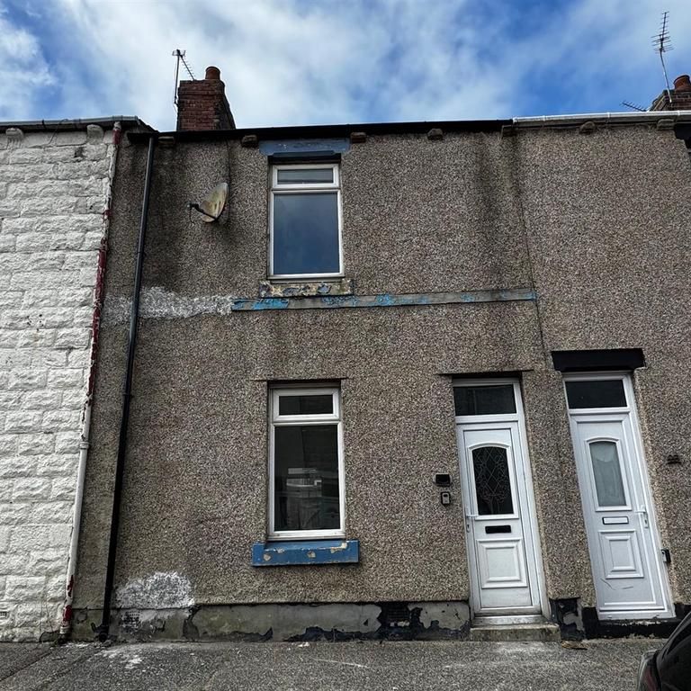2 bedroom terraced house to rent - Photo 1