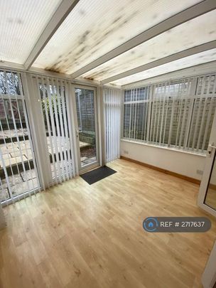 3 bedroom terraced house to rent - Photo 1