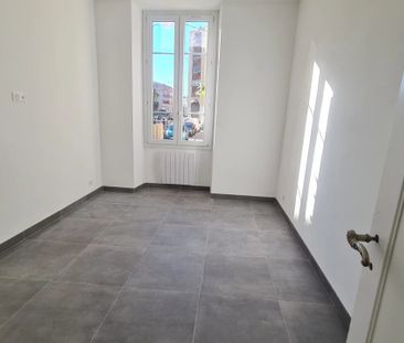 Location Appartement 3 pièces 50 m2 à Nice - Photo 2