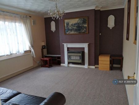 2 bedroom end of terrace house to rent - Photo 2