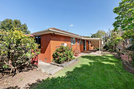 10 Phillip Road, Keilor East VIC 3033 - Photo 4