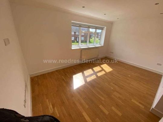 Bournehall Ave, Bushey, WD23 - Photo 1