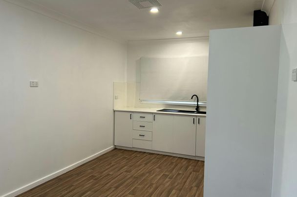 8 Oleander Crescent - Photo 1