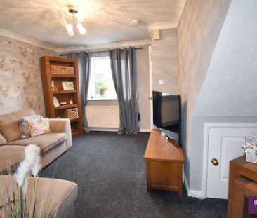 2 bed Semi-Detached - To Let - Photo 5
