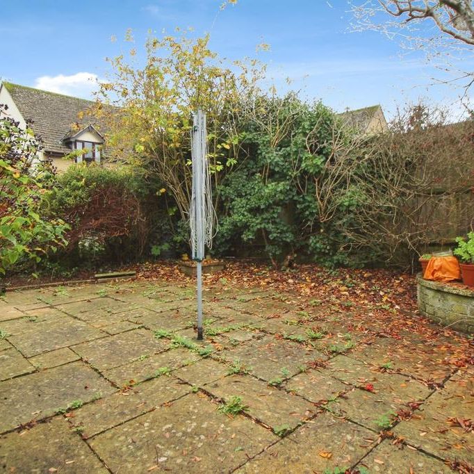 2 bedroom property to rent - Photo 1