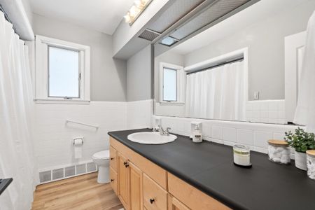 For Lease - 290 Lakeshore Road, Fort Erie, Ontario - Photo 2