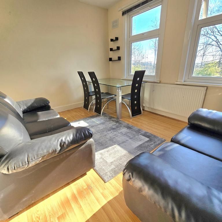 2 bedroom flat to rent - Photo 1