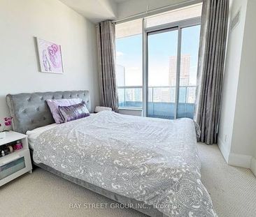 Beautiful 1 bedroom Open concept Wellesley & Shebourne - Photo 3