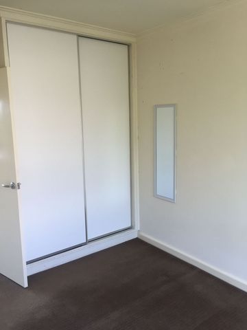 1 Bedroom apartment available in prime location - Photo 4