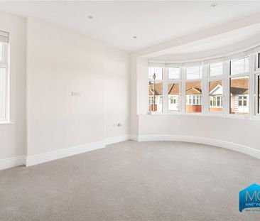 4 bedroom semi-detached house to rent - Photo 3