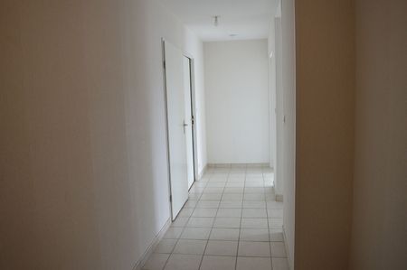 Location Appartement 3 pièces 79m² - Photo 5