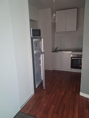 Location Appartement 2 pièces 36m² SAINTES 17100 - Photo 4