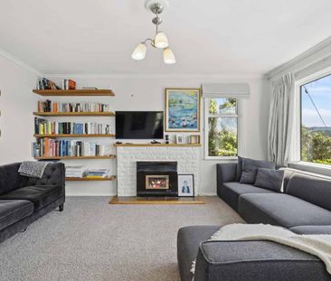 Sunny & spacious home with views over Wilton Bush - Photo 2