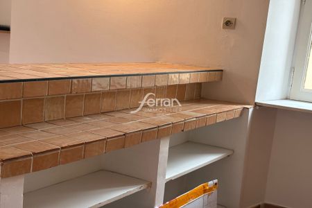 Location Appartement 3 pièces 64m² SALERNES 83690 - Photo 3